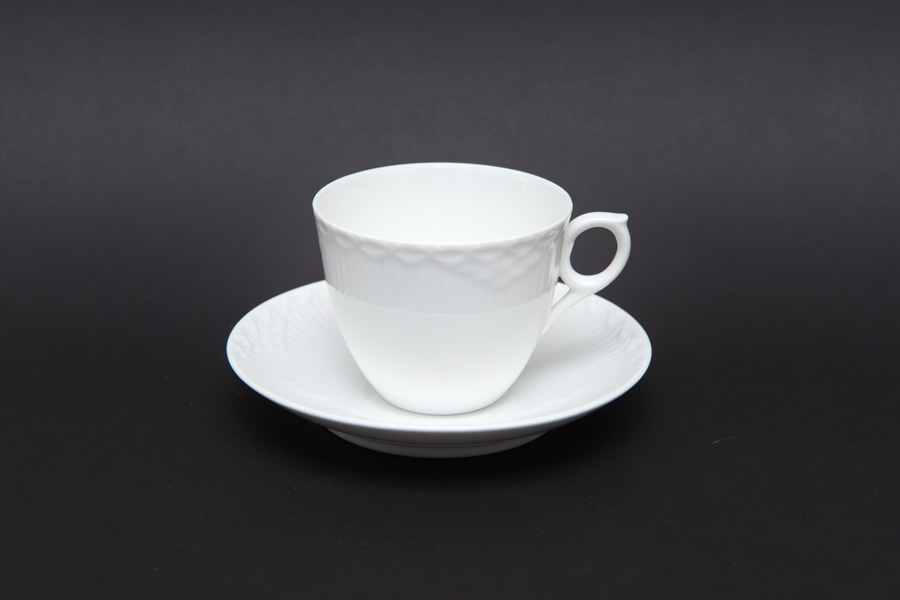 ロイヤル・コペンハーゲン ホワイトフルーテッドハーフレース コーヒーカップ&ソーサー