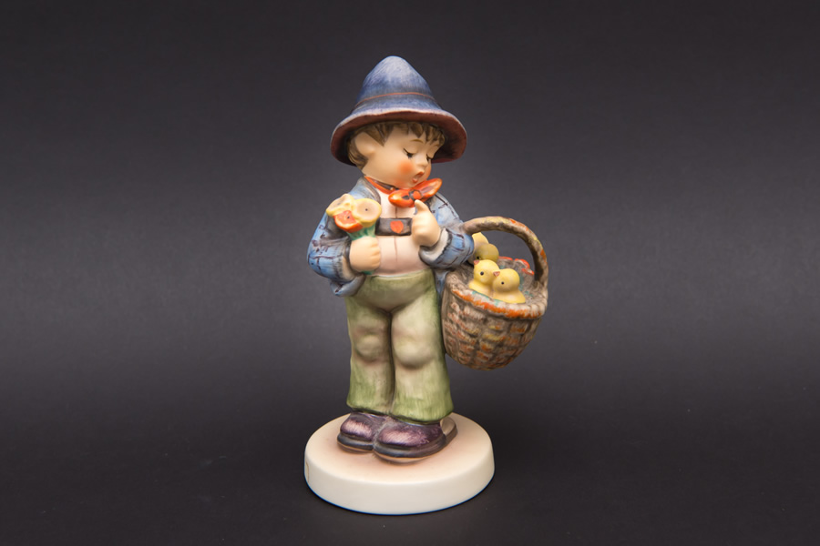 ゲーベル フンメル人形 『Easter Greetings（イースターのご挨拶）』