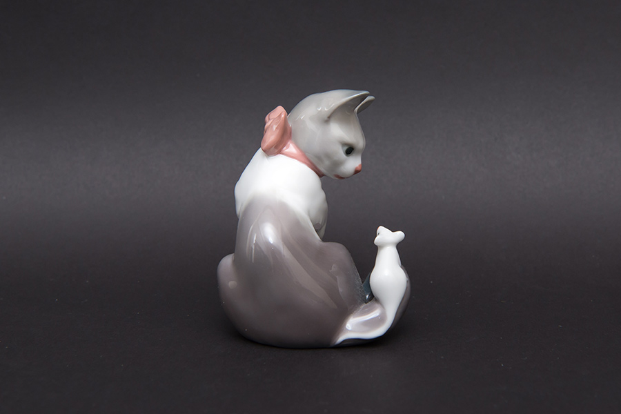 フィギュリン 『Cat and mouse（驚いた仔猫ちゃん）』