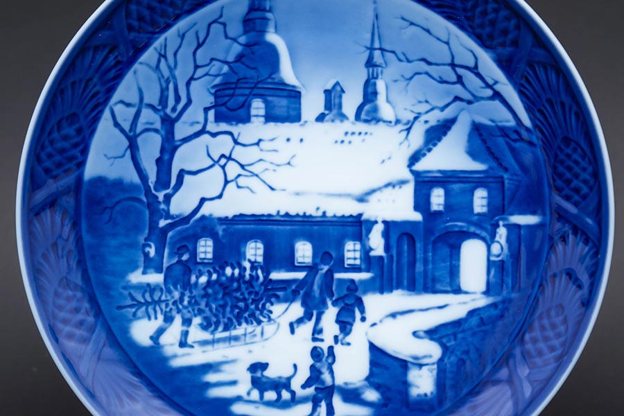 ロイヤル・コペンハーゲン イヤープレート(1995年)『Chrismas at the Manor House(マナーハウスでのクリスマス)』