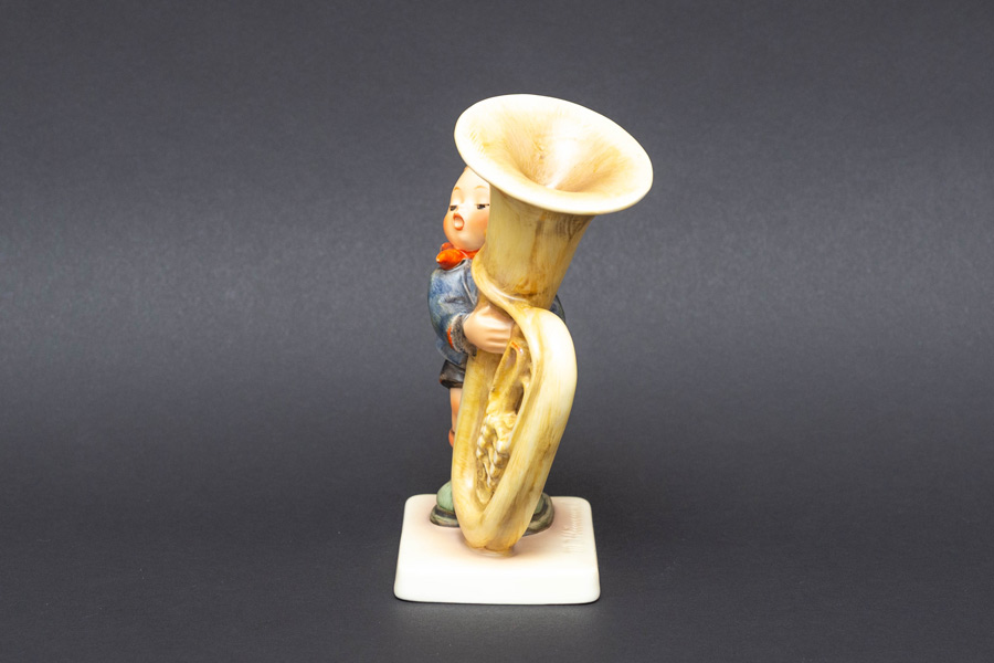 ゲーベル フンメル人形 『The Tuba Player(チューバ奏者)』