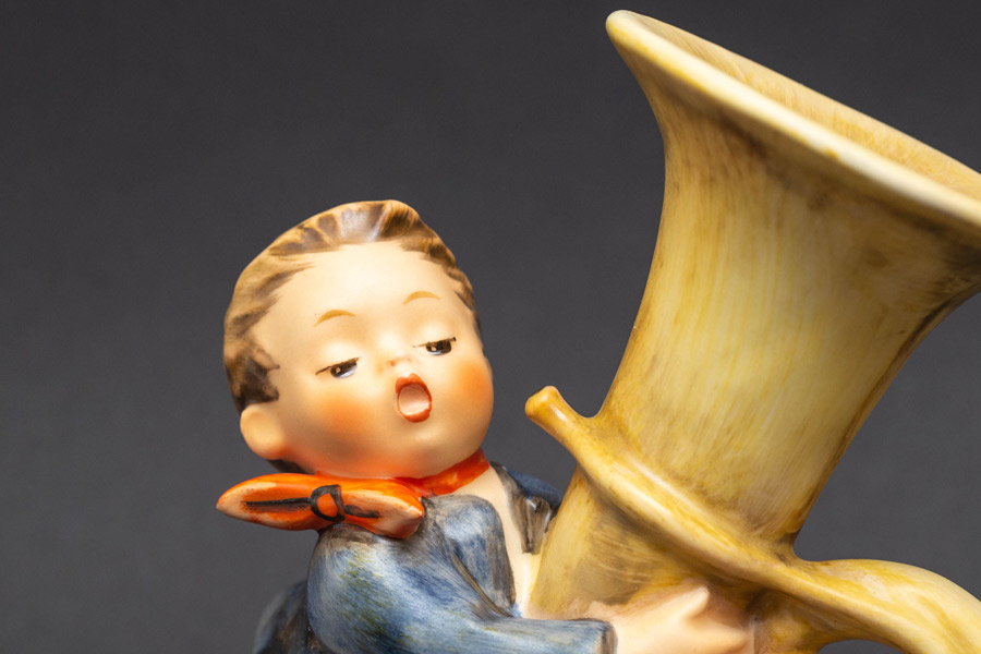 ゲーベル フンメル人形 『The Tuba Player(チューバ奏者)』