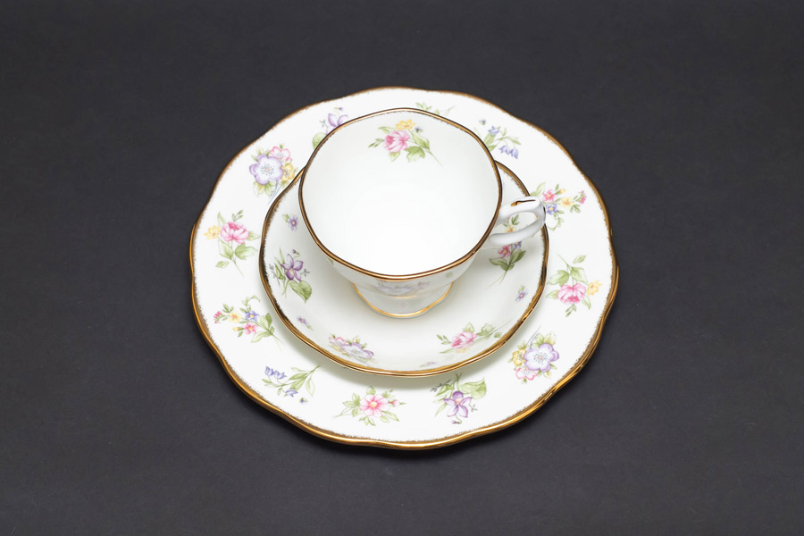 ロイヤル・アルバート 100周年記念コレクション(1920年) スプリングメドウ トリオ