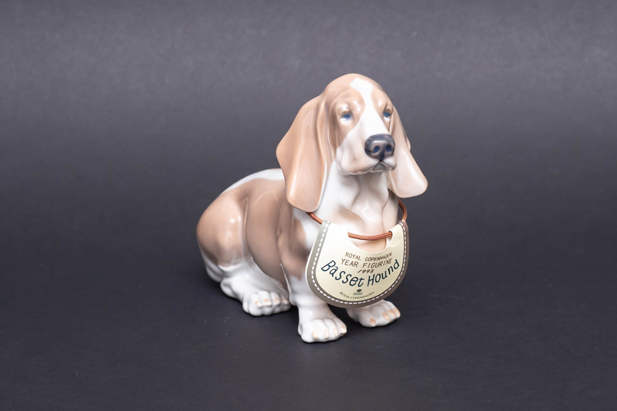 ロイヤル・コペンハーゲン イヤーフィギュリン（1998年）「Basset Hound（バセットハウンド）」