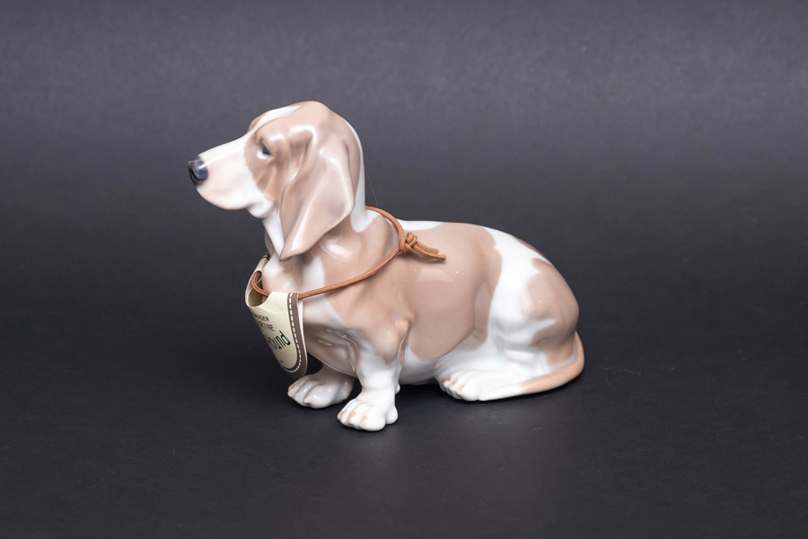 ロイヤル・コペンハーゲン イヤーフィギュリン（1998年）「Basset Hound（バセットハウンド）」