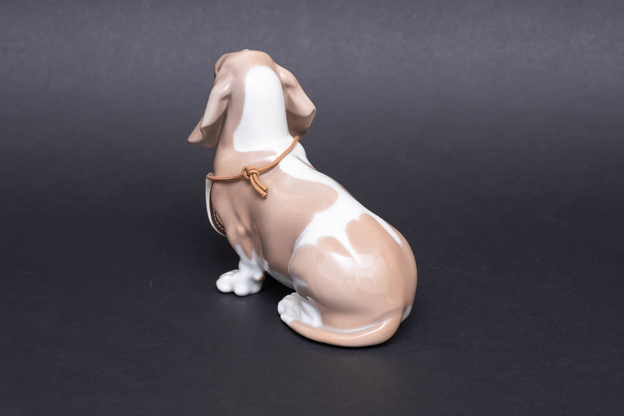 ロイヤル・コペンハーゲン イヤーフィギュリン（1998年）「Basset Hound（バセットハウンド）」
