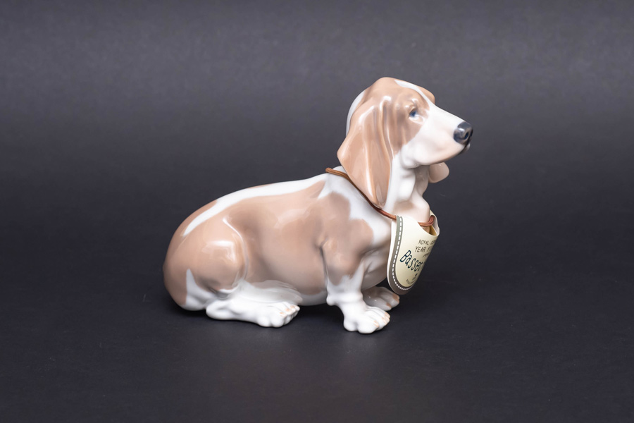 ロイヤル・コペンハーゲン イヤーフィギュリン（1998年）「Basset Hound（バセットハウンド）」
