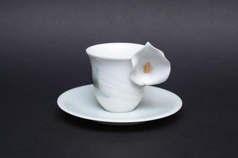 リヤドロ フラワーハンドル（カラー） デミタスカップ＆ソーサー『Taza Cala con Plato』