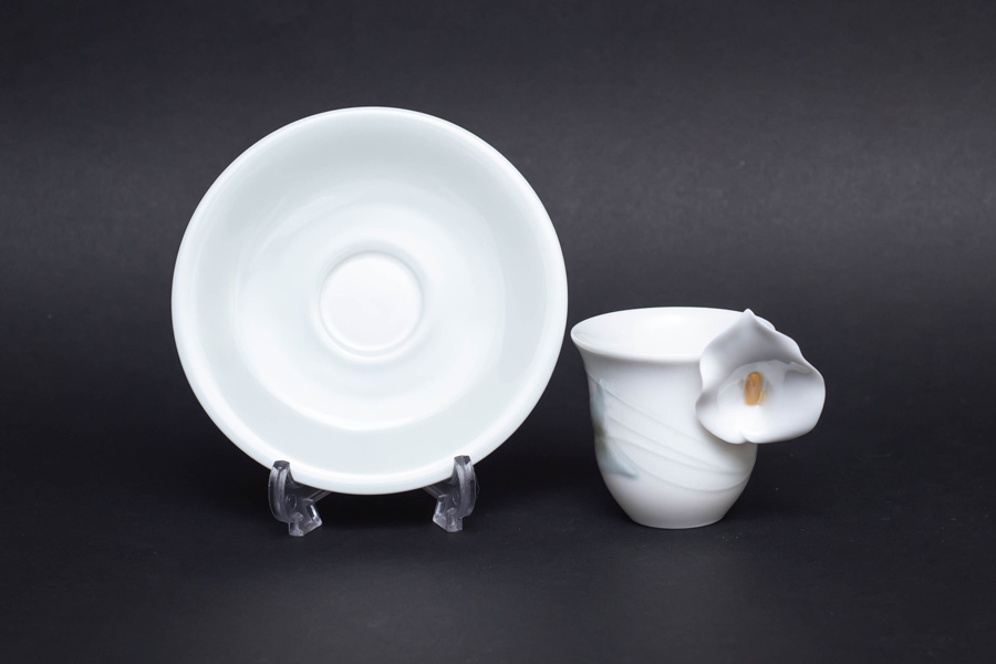 リヤドロ フラワーハンドル（カラー） デミタスカップ＆ソーサー『Taza Cala con Plato』