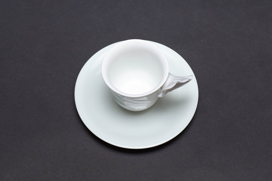 リヤドロ フラワーハンドル（カラー） デミタスカップ＆ソーサー『Taza Cala con Plato』