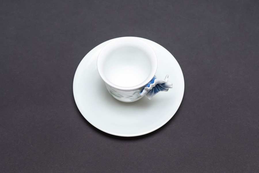 リヤドロ フラワーハンドル（ベルフラワー） デミタスカップ＆ソーサー『Taza Campanilla con Plato』