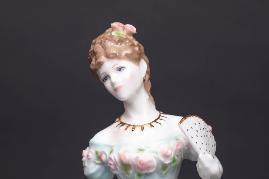 ロイヤル・ウースター フィギュリン SPLENDOUR AT COURT「A Royal Anniversary」(12,500体限定)