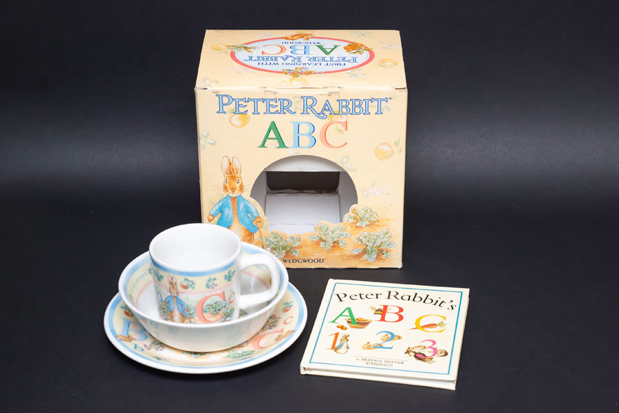 ウェッジウッド ピーターラビットABC 食器3点セット+絵本(ボックス入り)