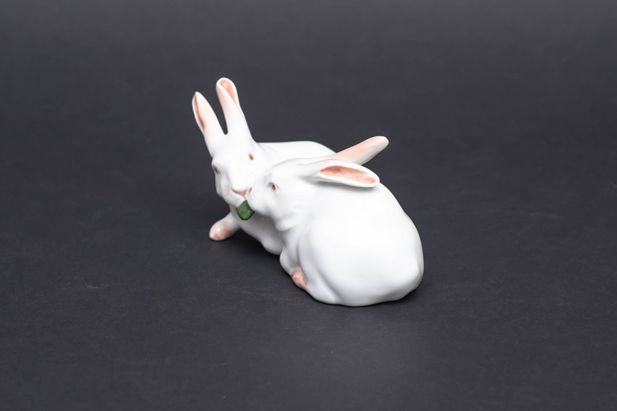 ロイヤル・コペンハーゲン イヤーフィギュリン(2004年)「Pair of Rabbits(ウサギのペア)」
