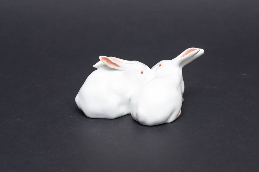 ロイヤル・コペンハーゲン イヤーフィギュリン(2004年)「Pair of Rabbits(ウサギのペア)」