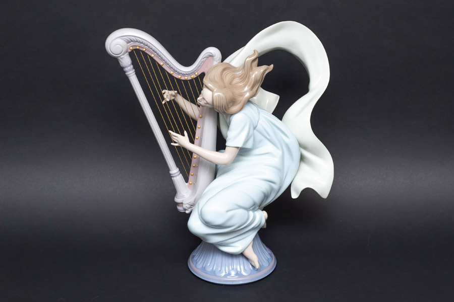 リヤドロ フィギュリン『The Harpist』