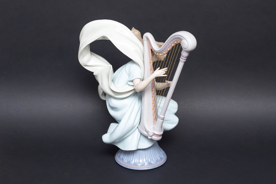 リヤドロ フィギュリン『The Harpist』