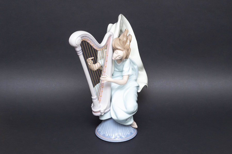 リヤドロ フィギュリン『The Harpist』