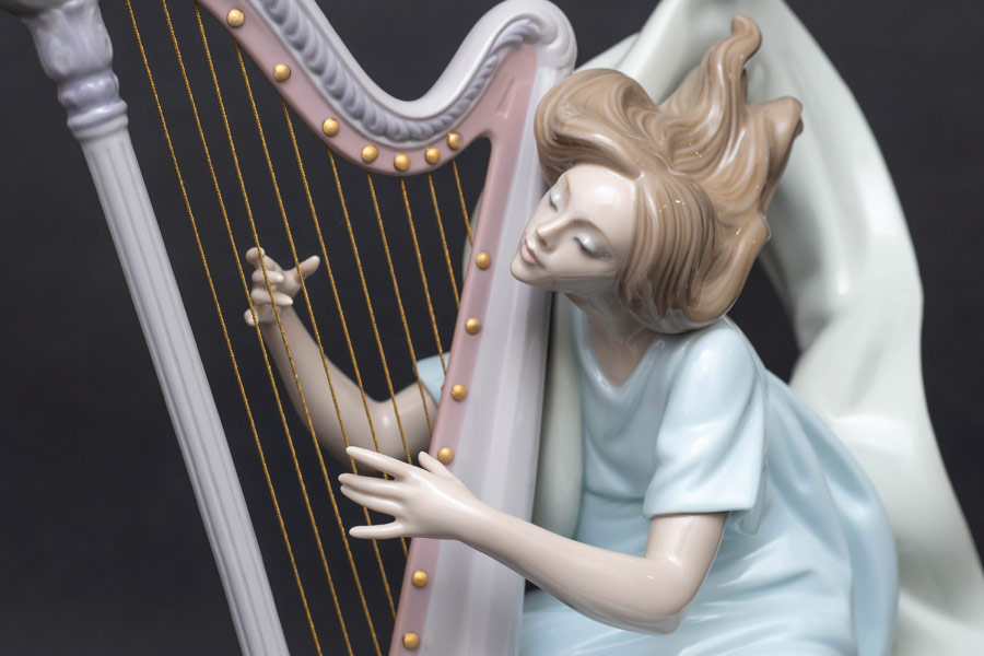 リヤドロ フィギュリン『The Harpist』