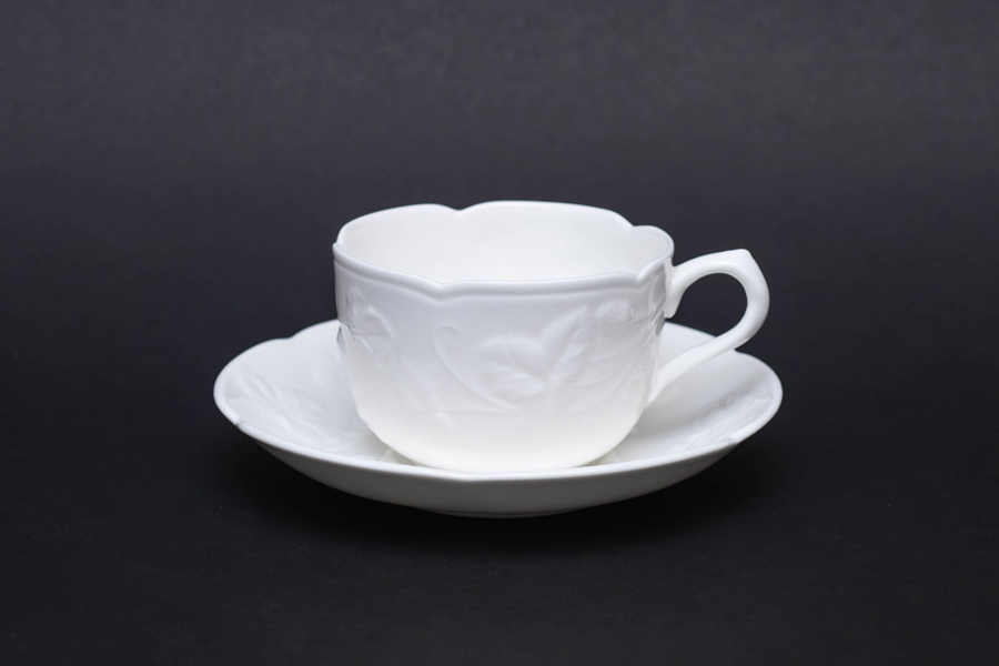 ミントン ヴィクトリアストロベリーホワイト ティーカップ&ソーサー