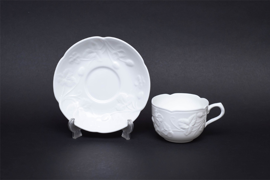 ミントン ヴィクトリアストロベリーホワイト ティーカップ&ソーサー