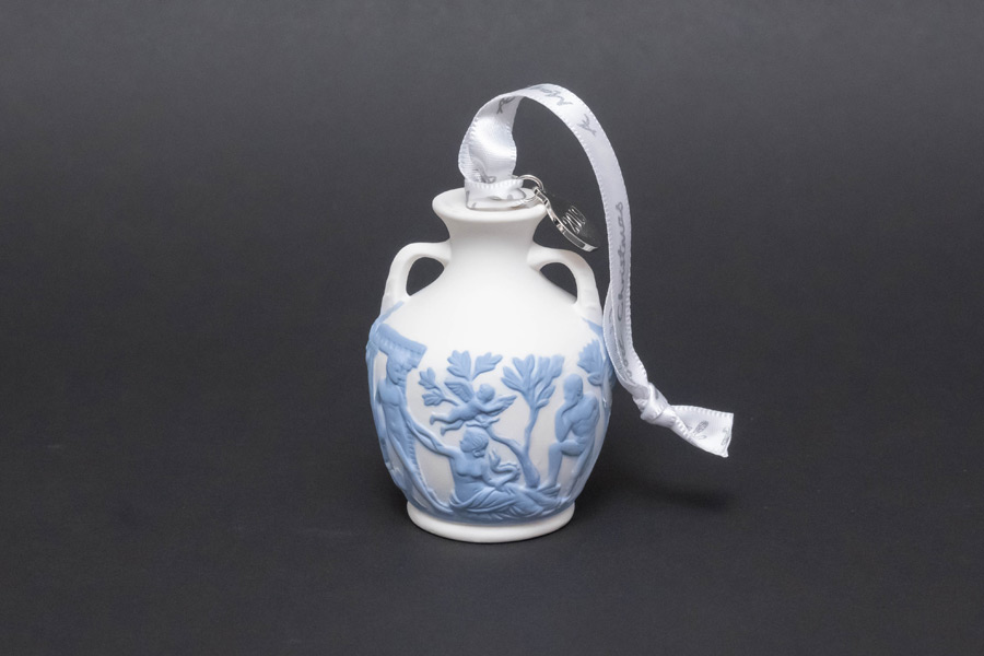ウェッジウッド クリスマスオーナメント(260周年記念) 『PORT VASE(ポートランドの壺)』